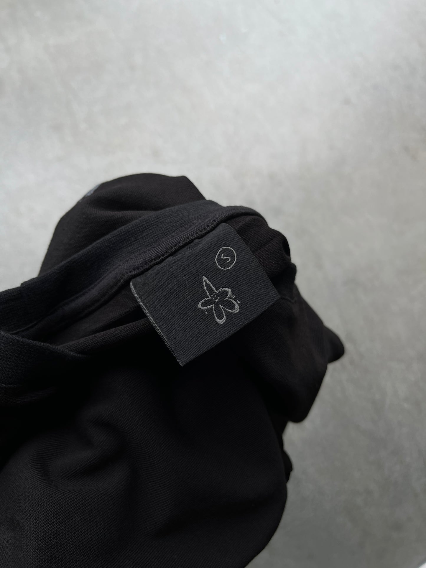 Fleur Dark Grey - Tee
