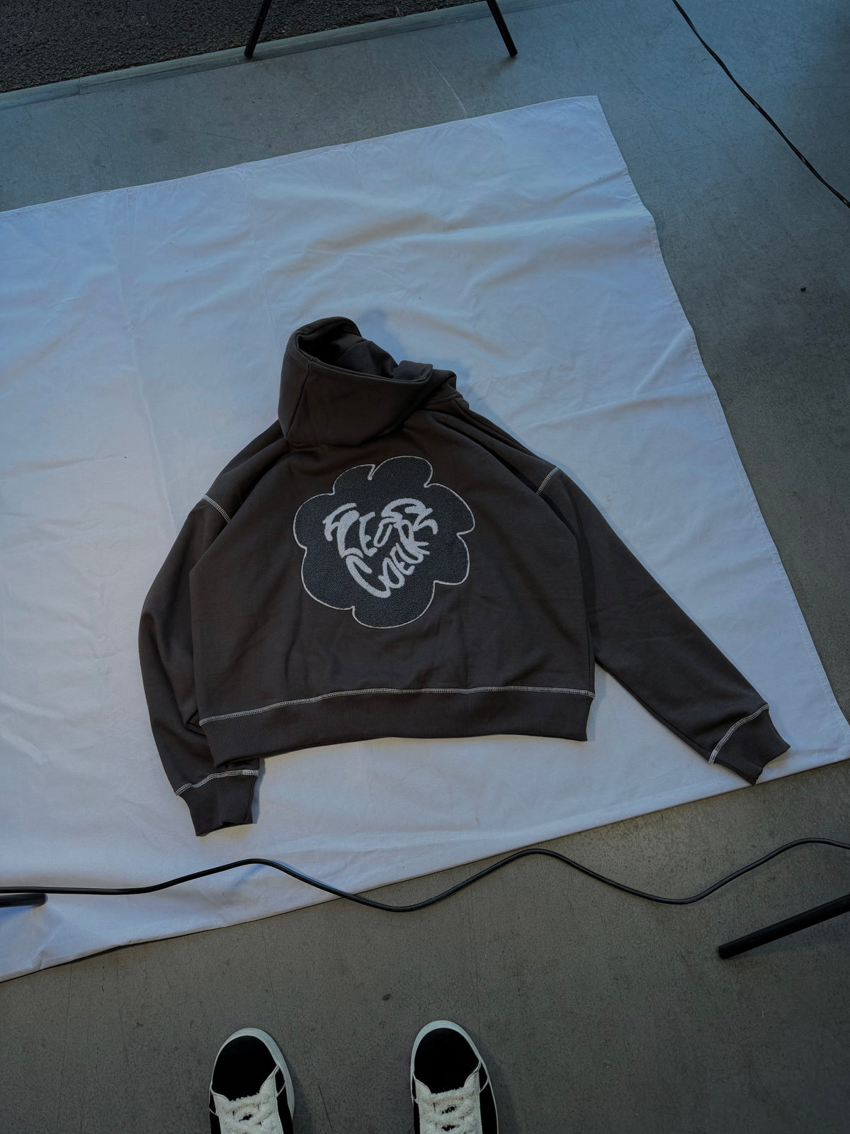 Flowers Grey - Zip
