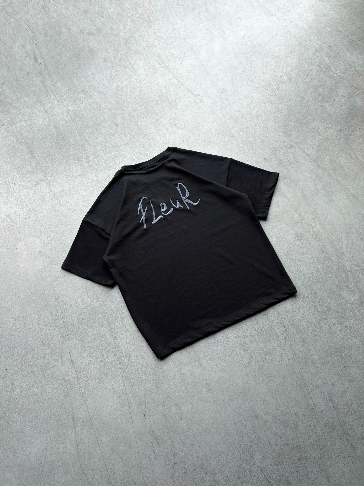 Fleur Dark Grey - Tee